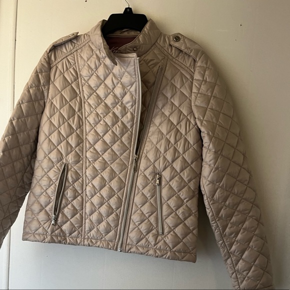 Kenneth Cole New York Women’s Cream Ruched Zippered Jacket Size Medium - Picture 4 of 13